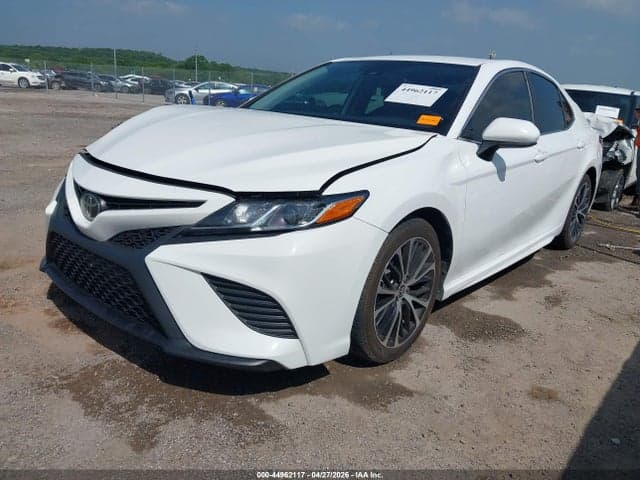 2020 TOYOTA CAMRY SE 2