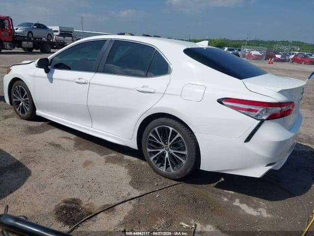 2020 TOYOTA CAMRY SE 3