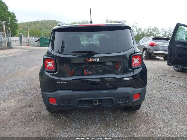 2018 JEEP RENEGADE LATITUDE 4X4 17