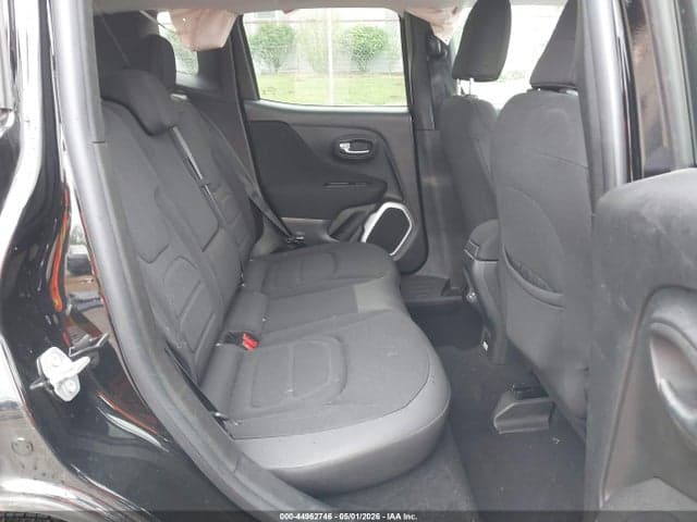 2018 JEEP RENEGADE LATITUDE 4X4 8
