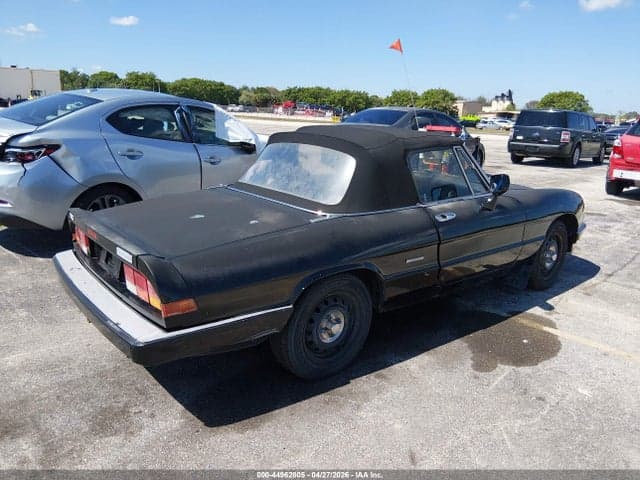 1986 ALFA ROMEO VELOCE 2000 SPIDER 4