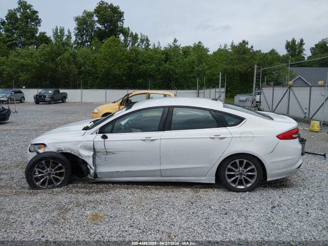 2017 FORD FUSION SE 13