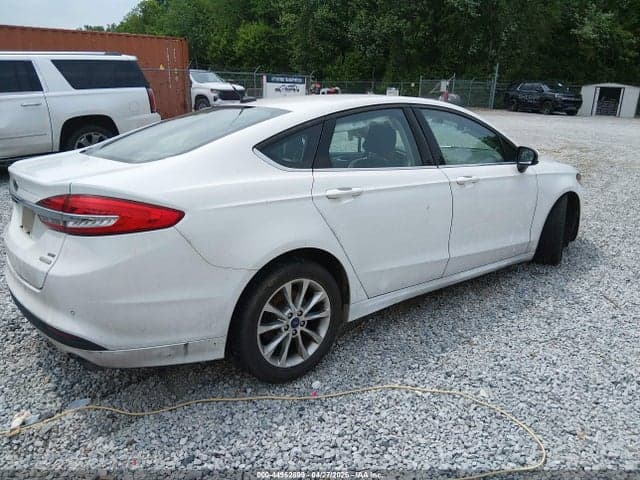 2017 FORD FUSION SE 4