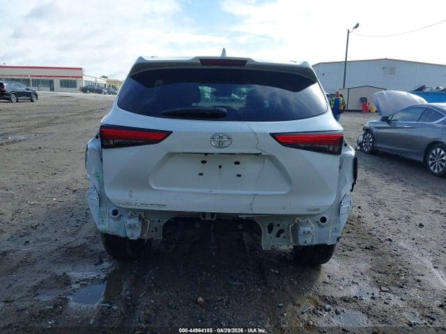 2022 TOYOTA HIGHLANDER XSE 16