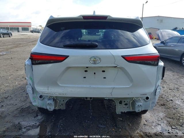 2022 TOYOTA HIGHLANDER XSE 18
