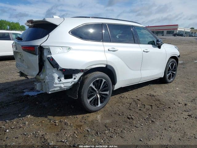 2022 TOYOTA HIGHLANDER XSE 4