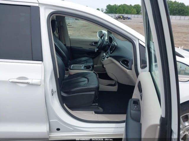 2021 CHRYSLER PACIFICA TOURING L 5