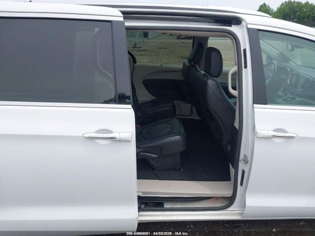 2021 CHRYSLER PACIFICA TOURING L 8