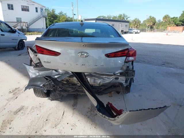 2020 HYUNDAI ELANTRA SEL 17