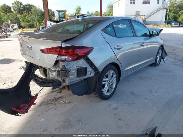 2020 HYUNDAI ELANTRA SEL 4
