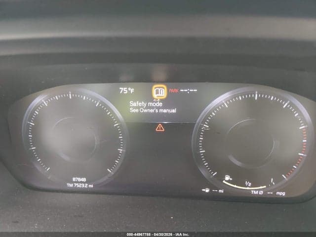 2020 VOLVO XC40 T4 MOMENTUM 7