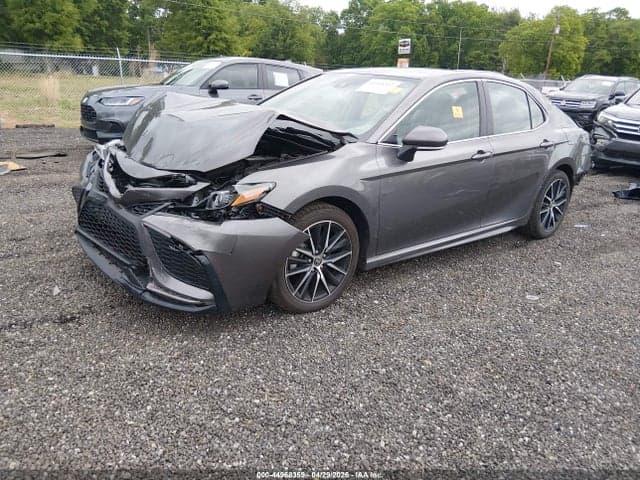 2024 TOYOTA CAMRY SE 2