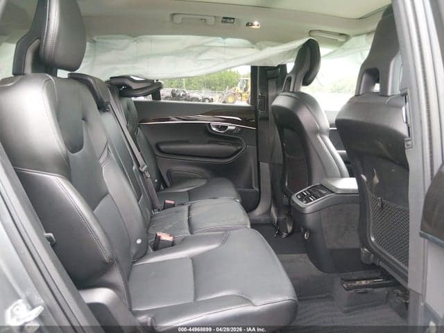 2018 VOLVO XC90 T5 MOMENTUM 8