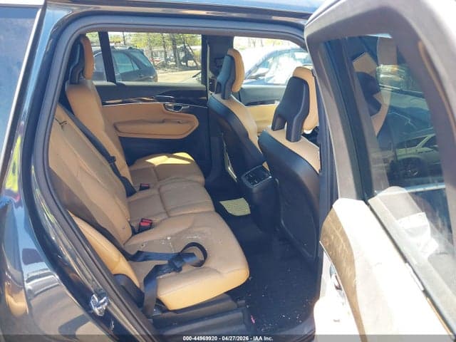 2018 VOLVO XC90 T6 MOMENTUM 9