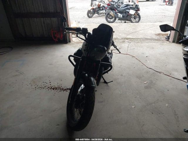 2020 MOTO GUZZI V7 III 5
