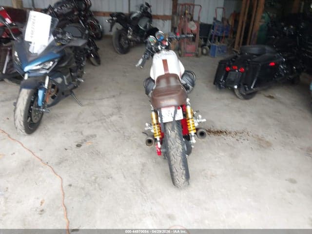 2020 MOTO GUZZI V7 III 6