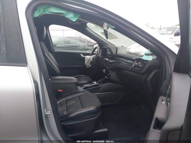 2023 FORD ESCAPE ST-LINE 5