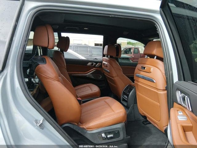 2025 BMW X7 M60I 8