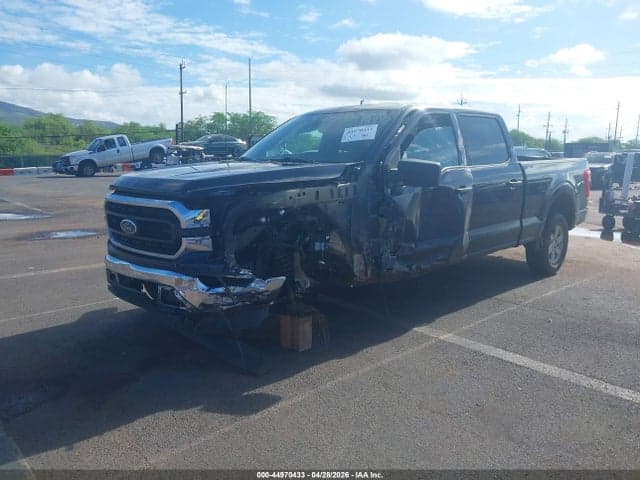 2023 FORD F-150 XLT 2