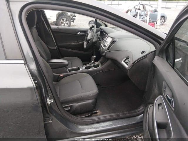 2017 CHEVROLET CRUZE LT AUTO 5