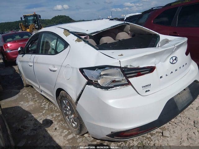 2019 HYUNDAI ELANTRA SE 3
