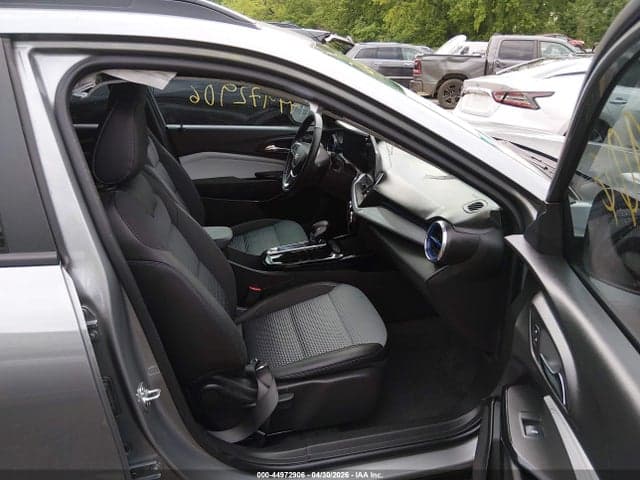 2025 CHEVROLET TRAX FWD LT 5