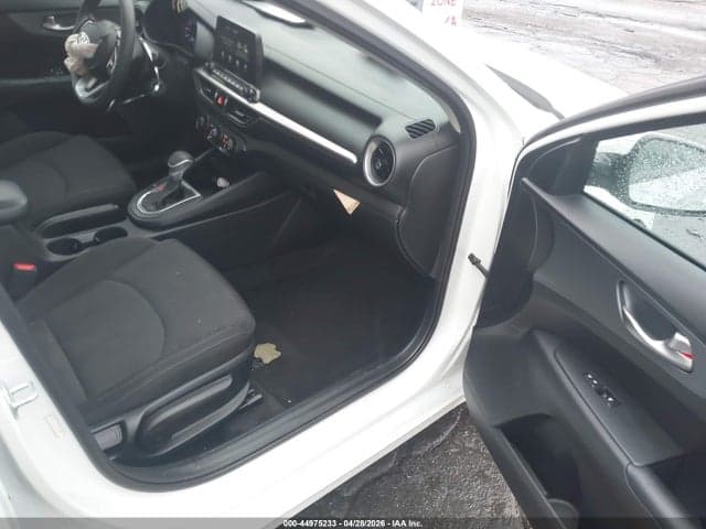 2021 KIA FORTE FE 5