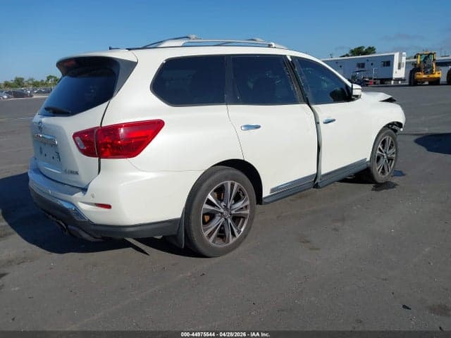 2017 NISSAN PATHFINDER PLATINUM 4
