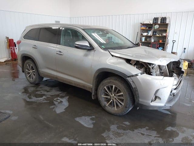 2019 TOYOTA HIGHLANDER XLE 1