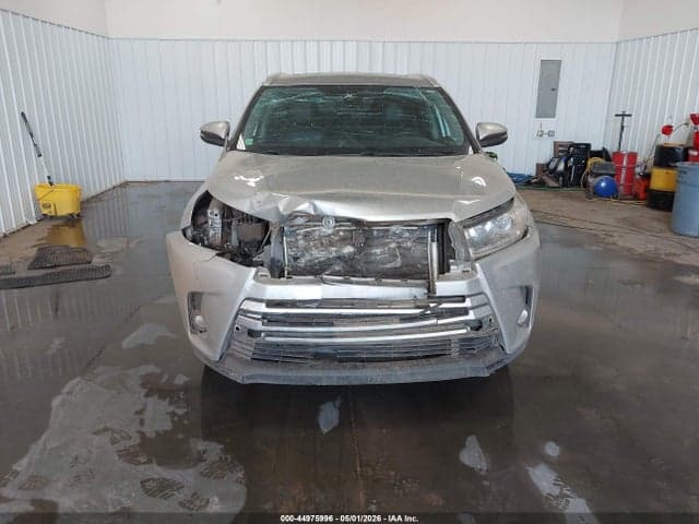 2019 TOYOTA HIGHLANDER XLE 12