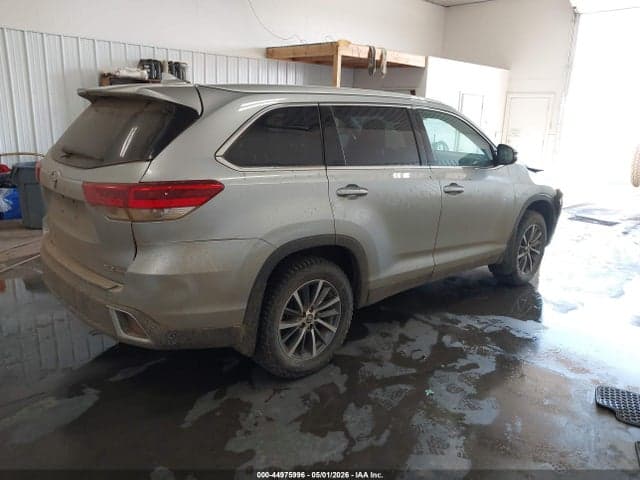 2019 TOYOTA HIGHLANDER XLE 4