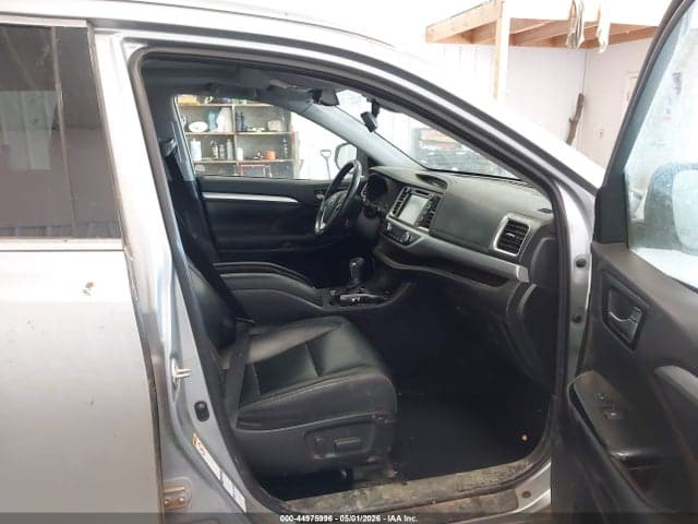 2019 TOYOTA HIGHLANDER XLE 5