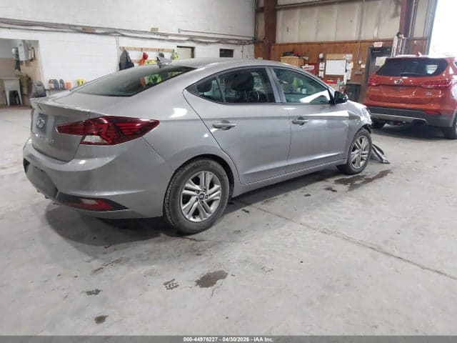 2020 HYUNDAI ELANTRA SEL 4