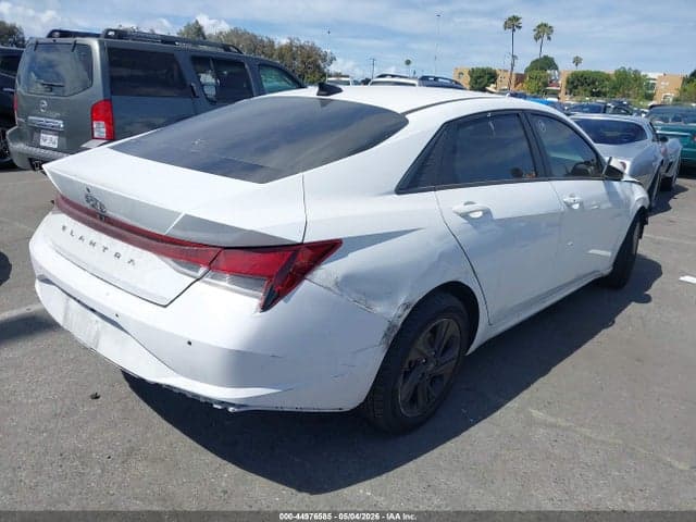 2022 HYUNDAI ELANTRA SEL 4