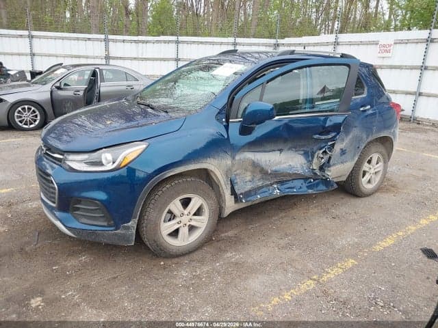 2020 CHEVROLET TRAX AWD LT 2
