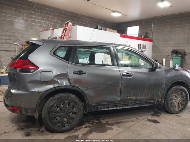 2017 NISSAN ROGUE S 18
