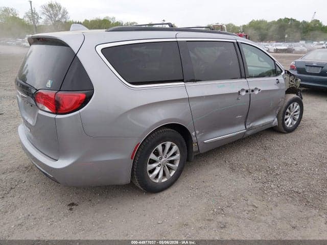 2017 CHRYSLER PACIFICA TOURING-L 4