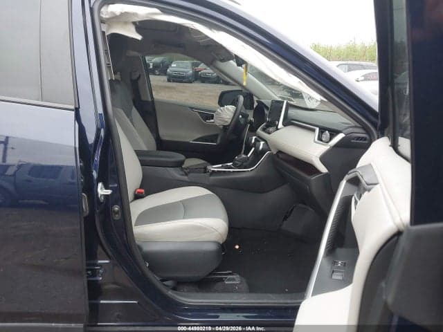 2019 TOYOTA RAV4 LIMITED 5