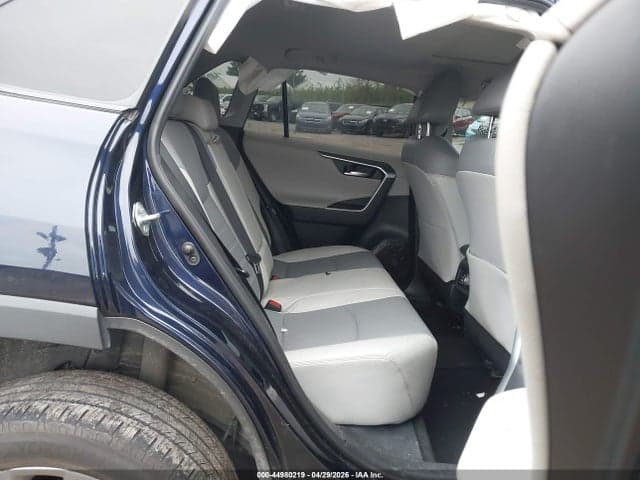 2019 TOYOTA RAV4 LIMITED 8