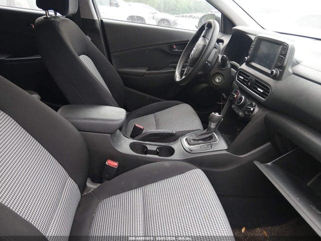 2021 HYUNDAI KONA SE 5