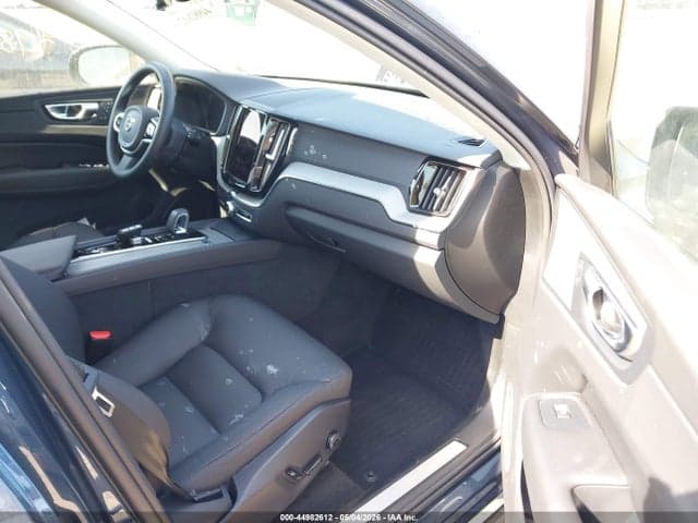 2025 VOLVO XC60 B5 PLUS 5