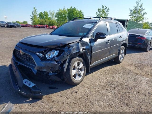 2021 TOYOTA RAV4 XLE 2