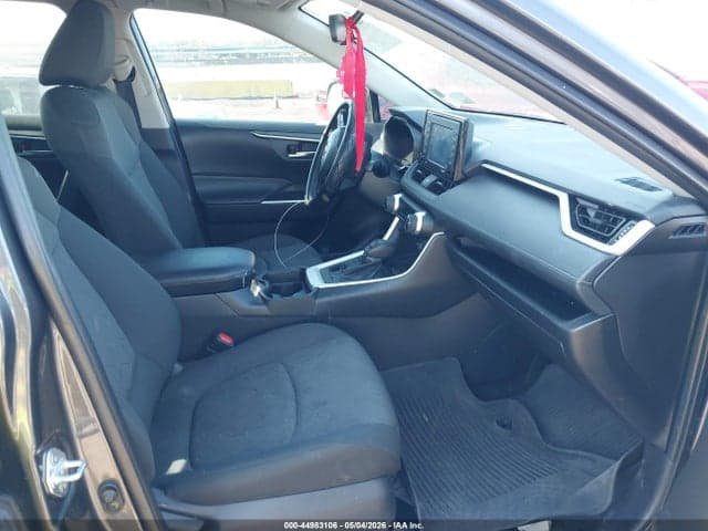 2021 TOYOTA RAV4 XLE 5