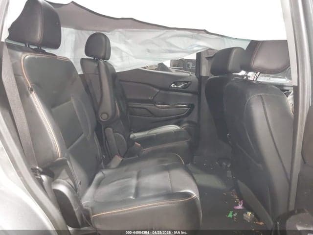 2023 GMC ACADIA AWD AT4 8