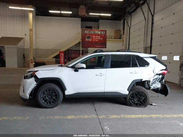2024 TOYOTA RAV4 XLE 14