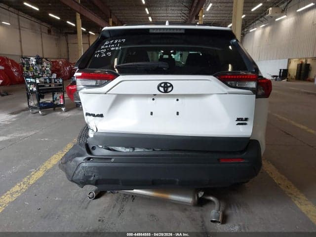 2024 TOYOTA RAV4 XLE 16