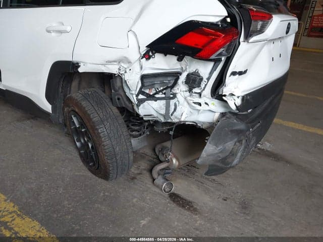 2024 TOYOTA RAV4 XLE 6