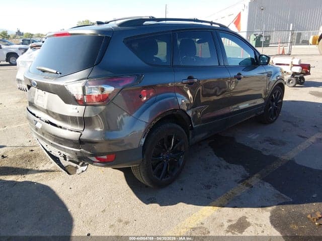 2017 FORD ESCAPE SE 4