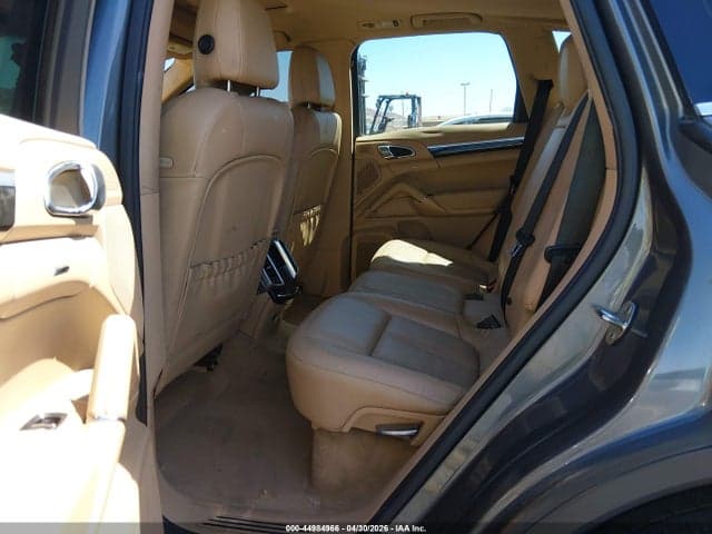 2012 PORSCHE CAYENNE 8