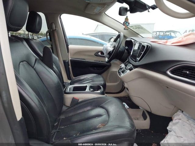 2022 CHRYSLER PACIFICA TOURING L 5